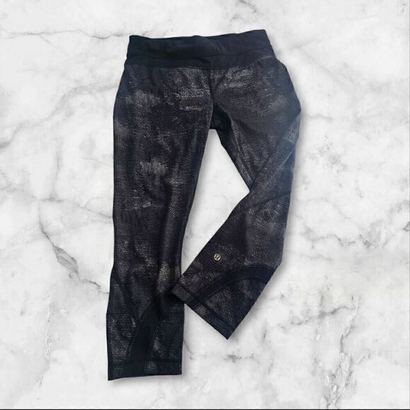 lululemon athletica Pants - Lululemon Size 6 22" Black & Gray Leggings